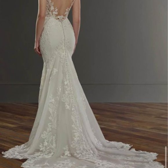 Martina Liana 1059 Wedding Dress in Ivory - Picture 2 of 11